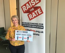 Karin Smyth  MP shows support for Raise the Rate