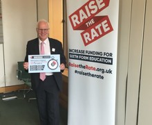 Nic Dakin  MP shows support for Raise the Rate