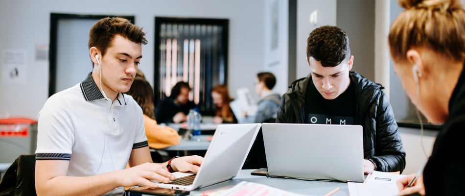 Collaborating regionally to improve learning Collaborating regionally to improve learning